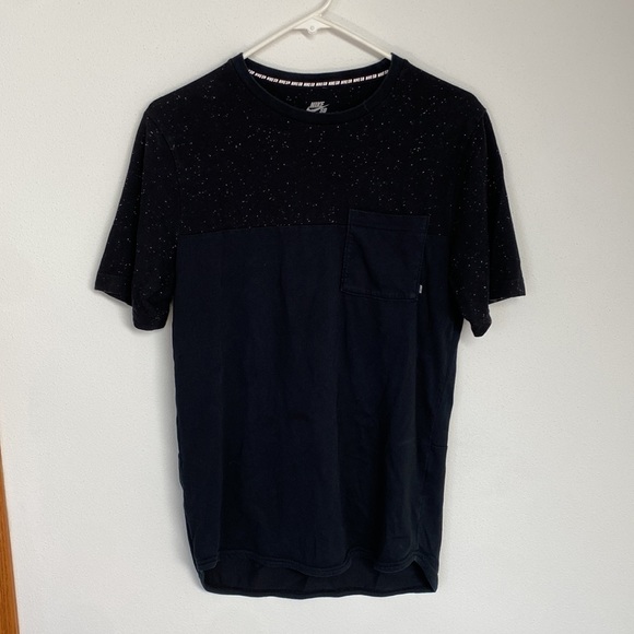 3 front pocket T-shirts - Picture 3 of 3